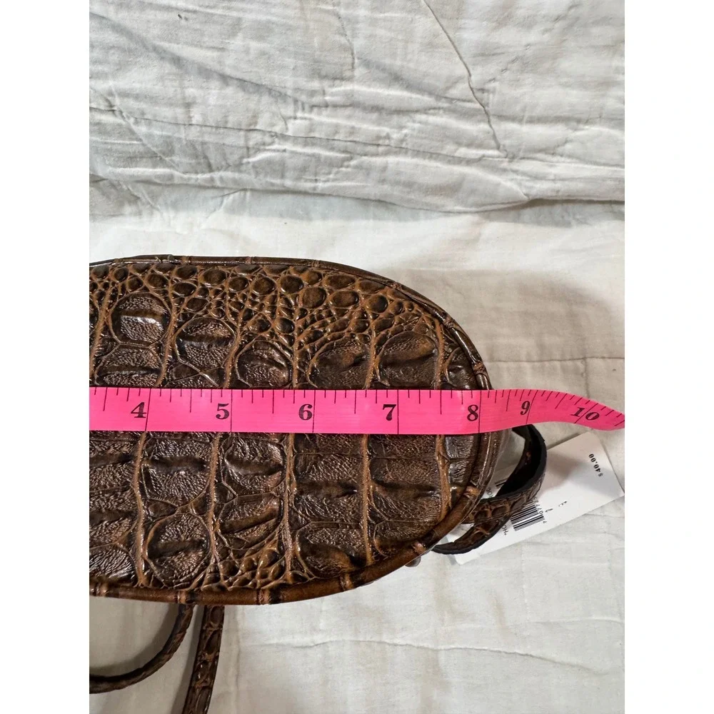 NWT VNTG Bueno Collection Brown Hornback Croc Embossed Crossbody Bag Kiss Lock